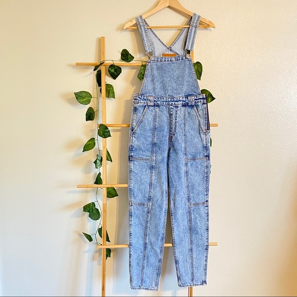Levi's Denim - NWOT LEVI’S mom utility overalls size 27